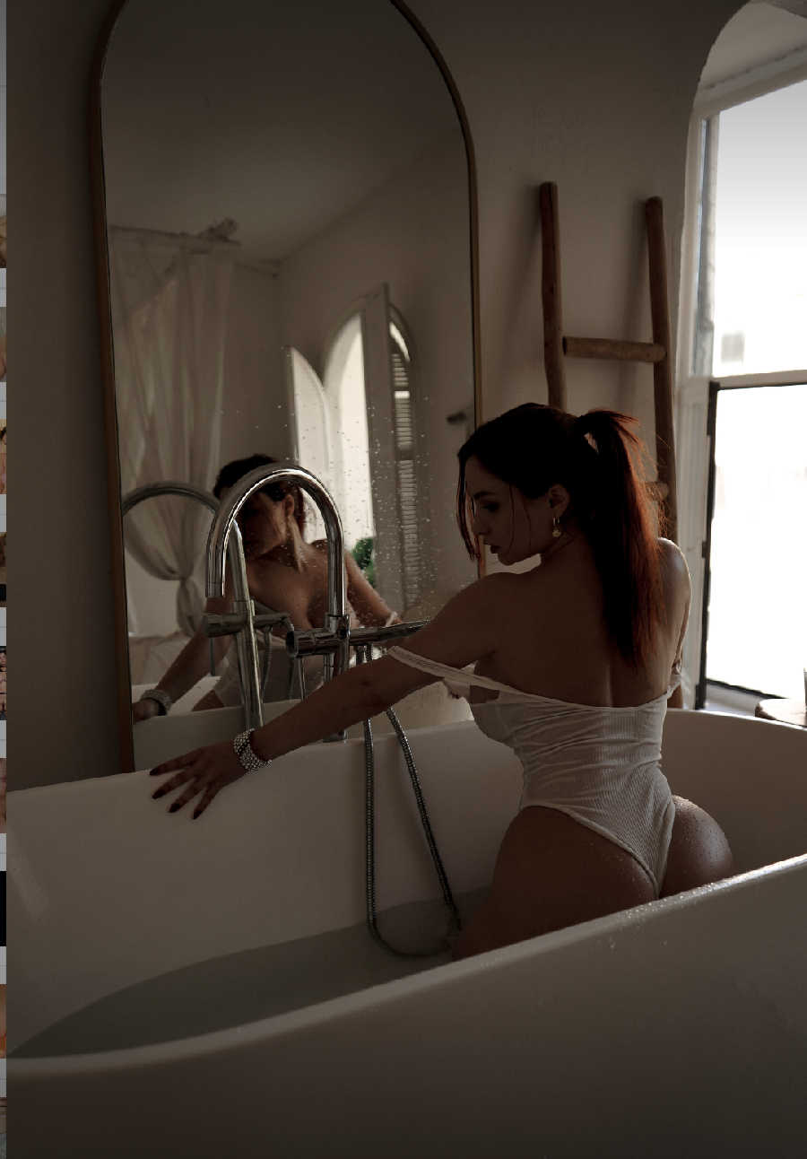 A playful frame from Miranda Faith nude — online in Xinbei