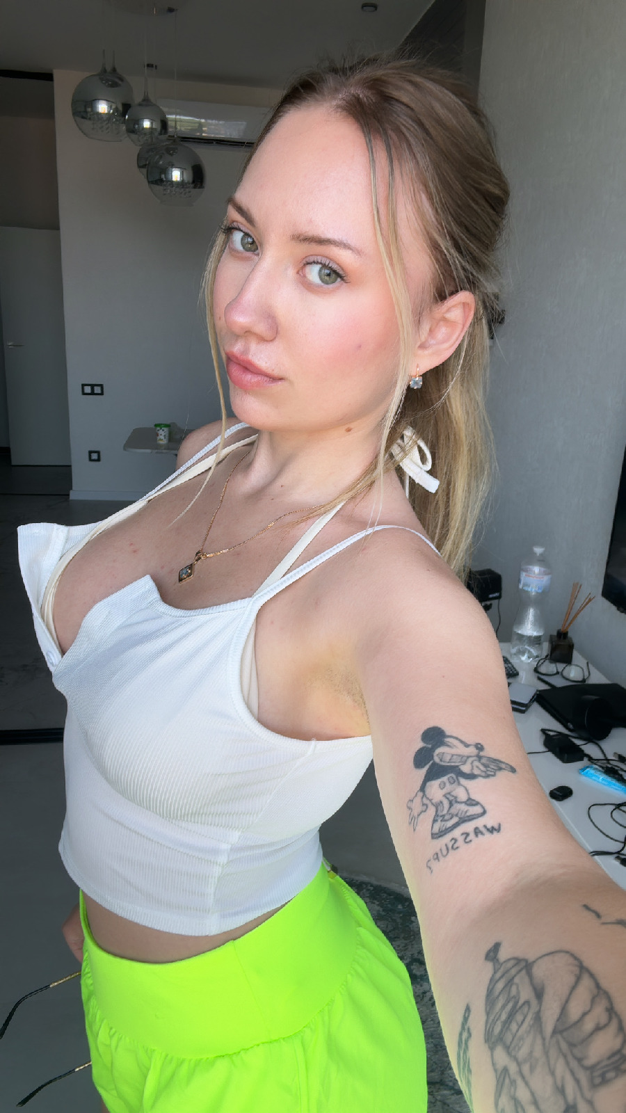 KateV in her underwear in Xinbei