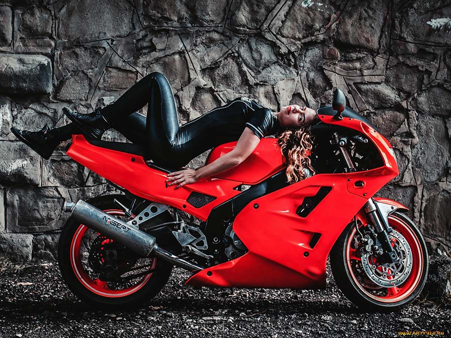 Beautiful girl Beautiful girls and motorcycles in Xinbei