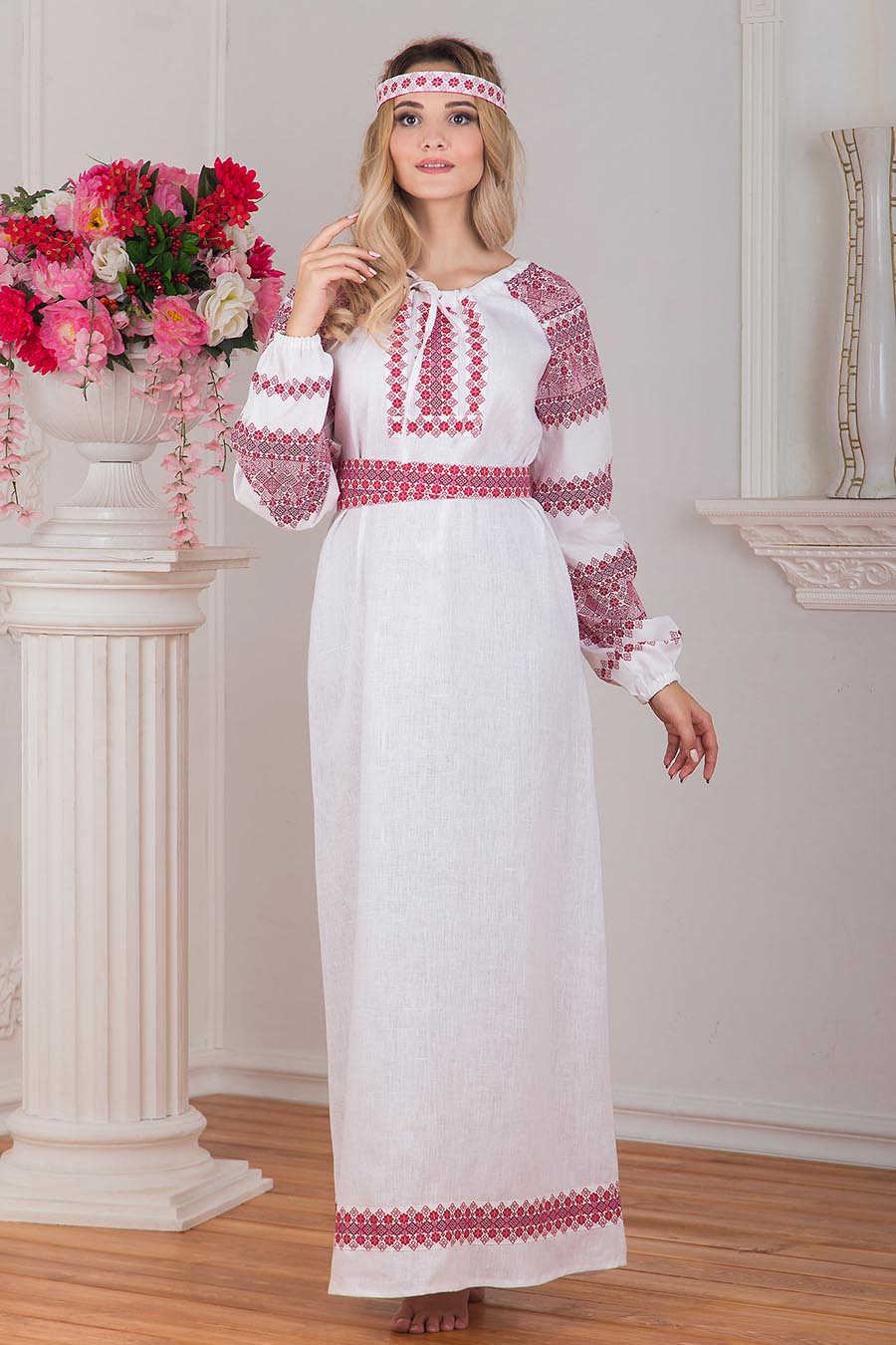 Women in Slavic costumes in Xinbei