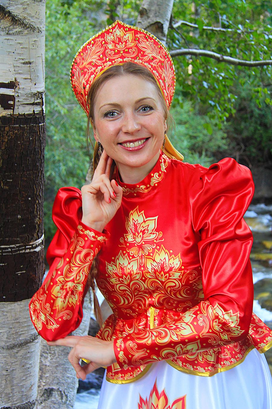 Women in Slavic costumes in Xinbei
