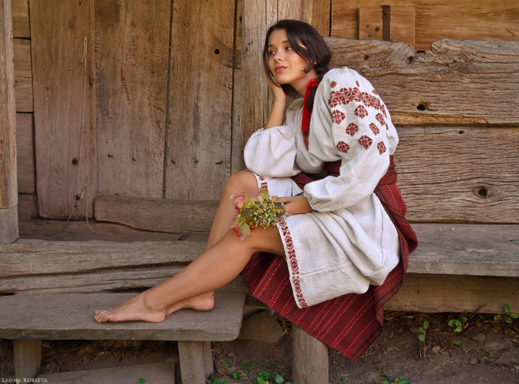 Women in Slavic costumes in Xinbei