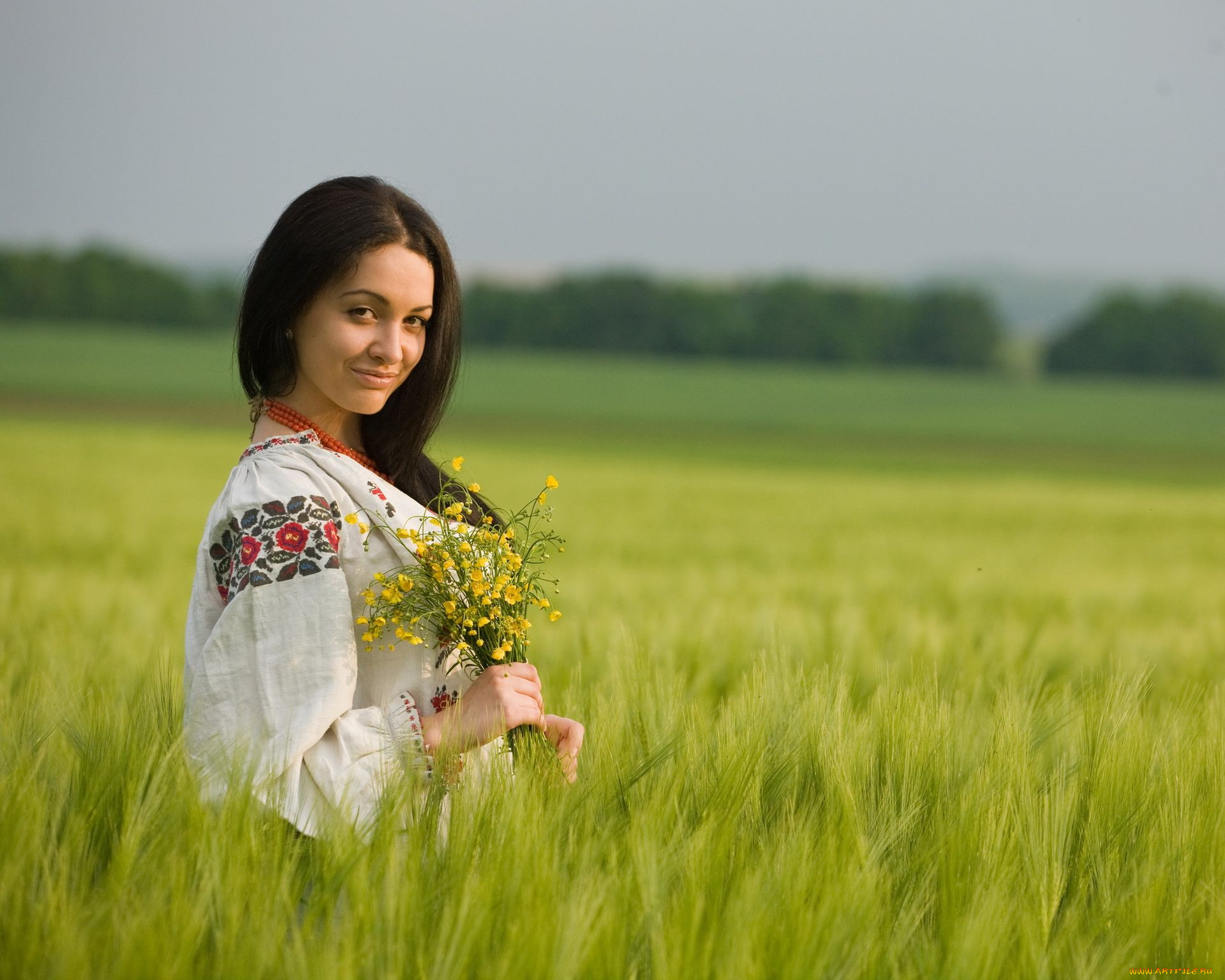 Women in Slavic costumes in Xinbei