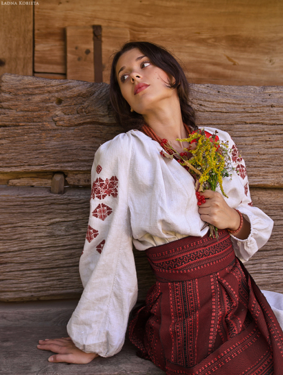 Girls in Slavic costumes in Xinbei