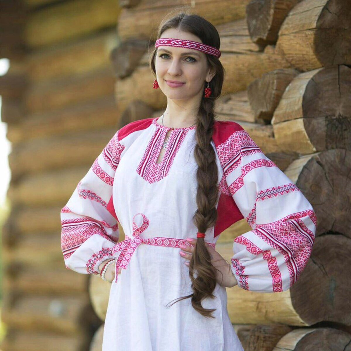 Girls in Slavic costumes in Xinbei