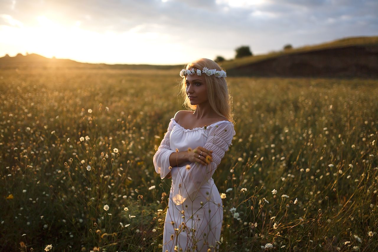 Girls in Slavic costumes in Xinbei