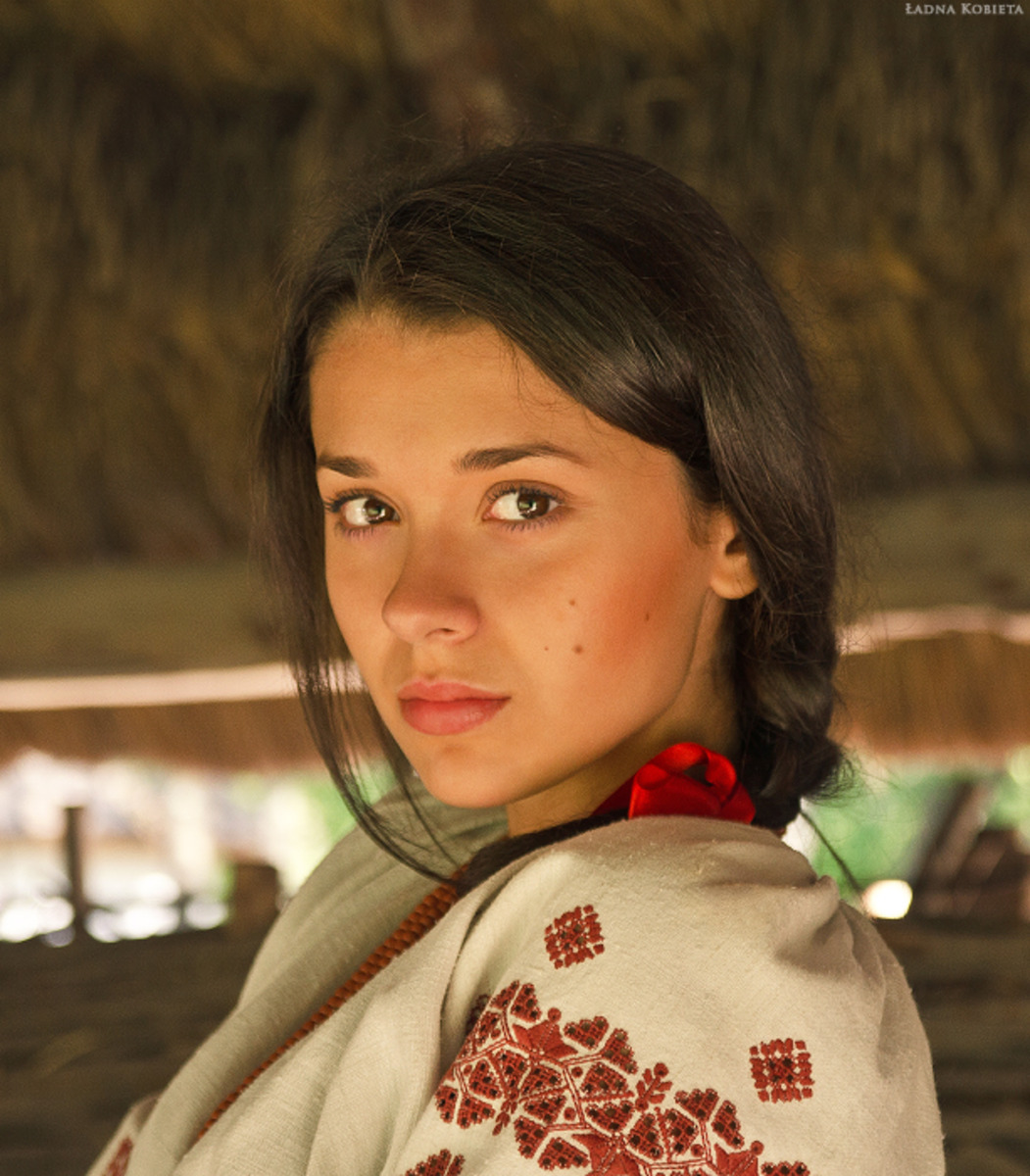 Girls in Slavic costumes in Xinbei