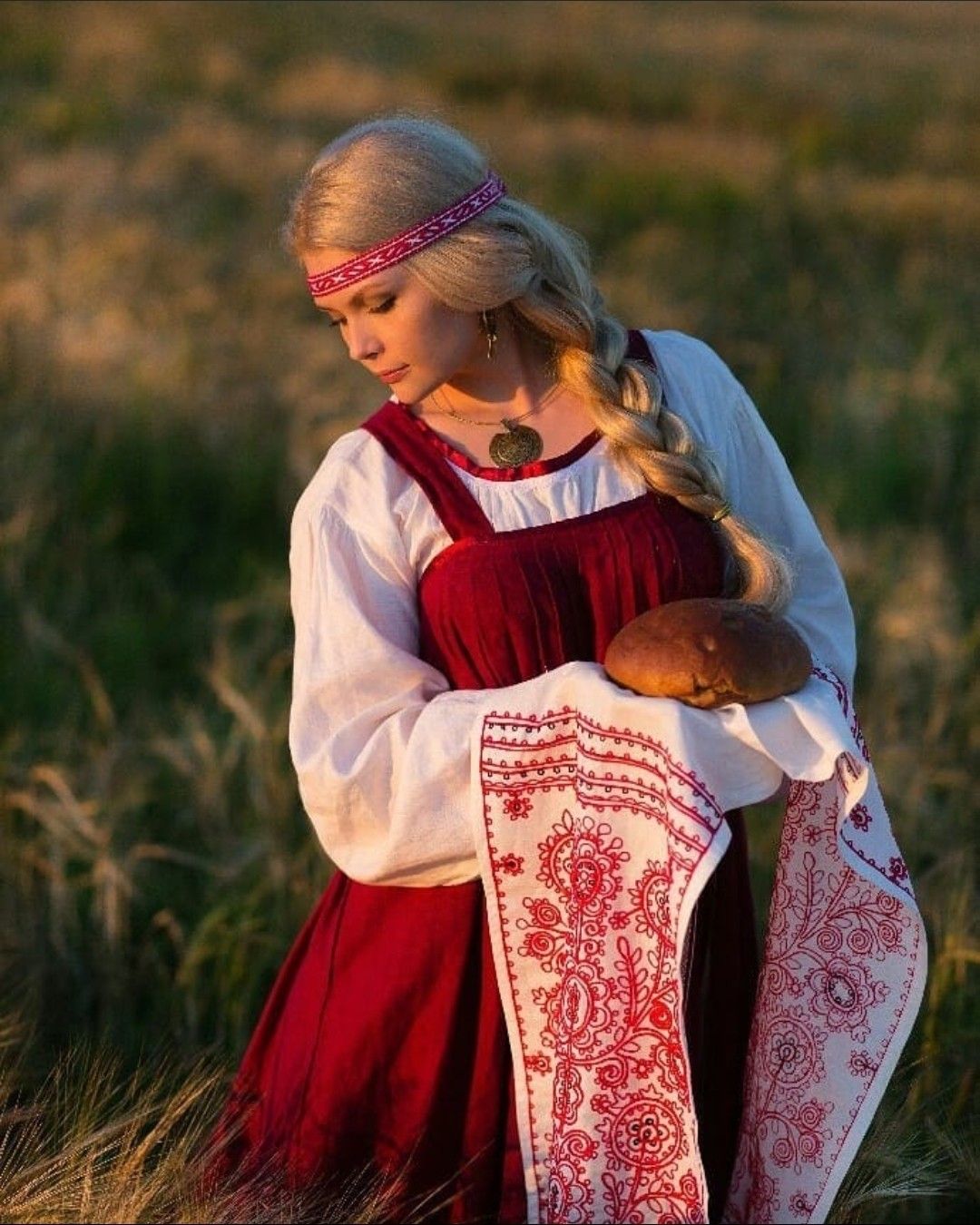 Girls in Slavic costumes in Xinbei