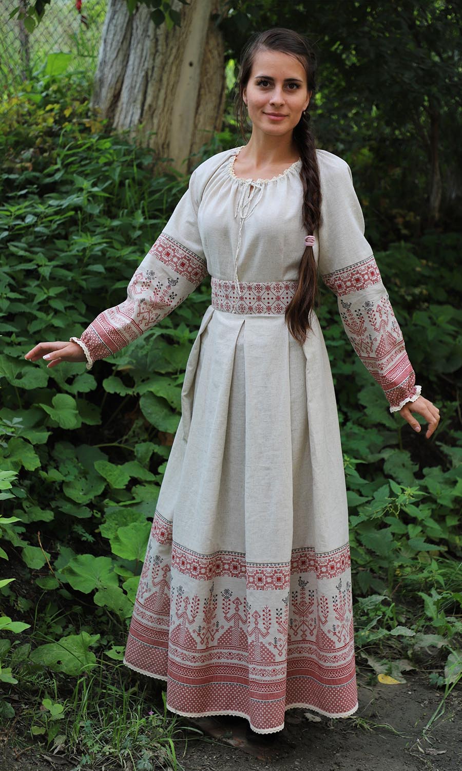 Girls in Slavic costumes in Xinbei