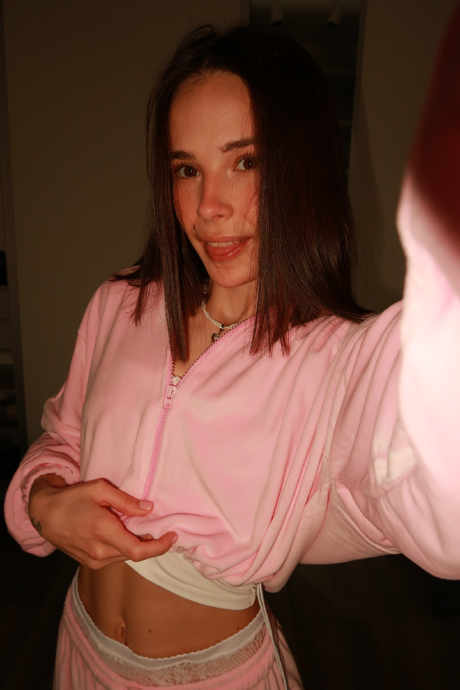 Tina brings the glow — live moments in Xinbei